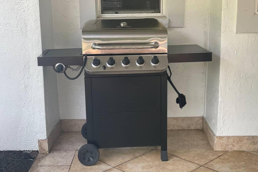 Cheerfull 4/Bed/ 3 Bath / Pool / Best Location North North Naples 외부 사진