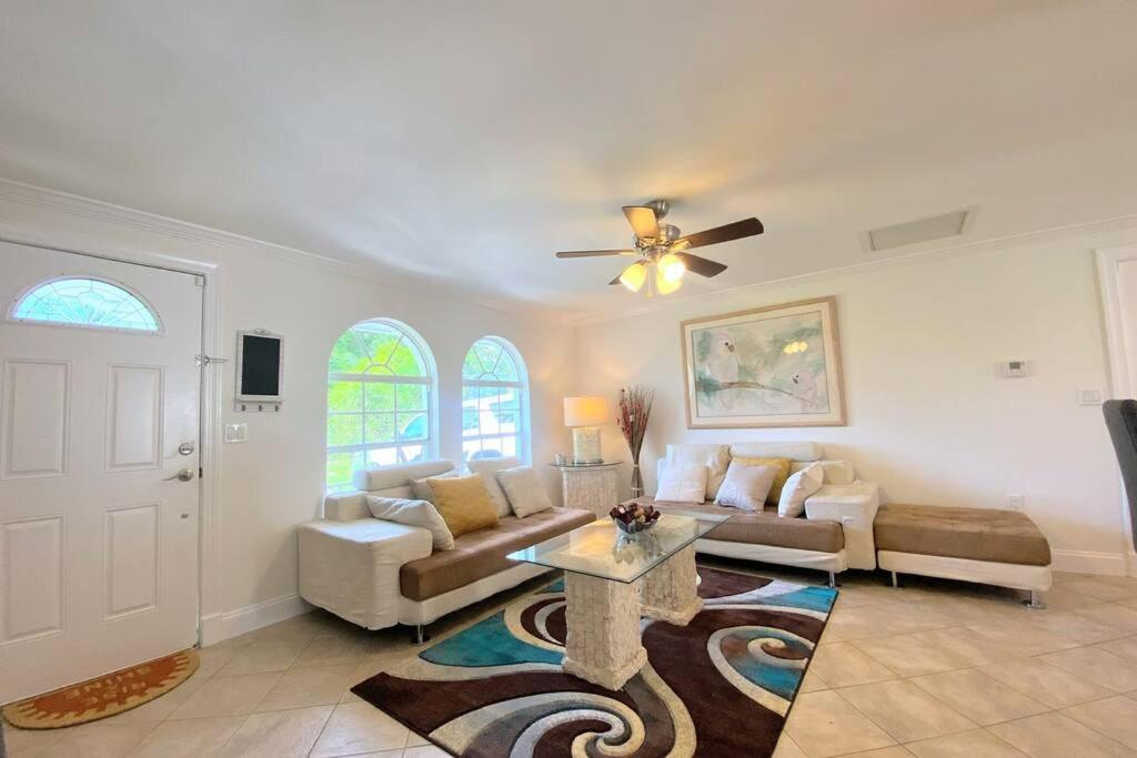 Cheerfull 4/Bed/ 3 Bath / Pool / Best Location North North Naples 외부 사진