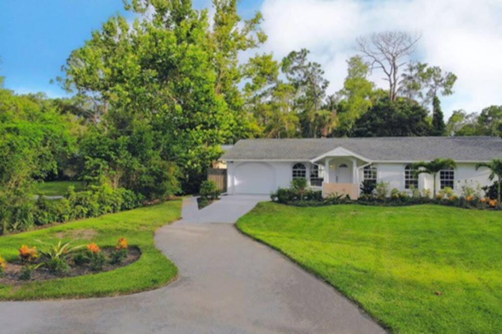 Cheerfull 4/Bed/ 3 Bath / Pool / Best Location North North Naples 외부 사진