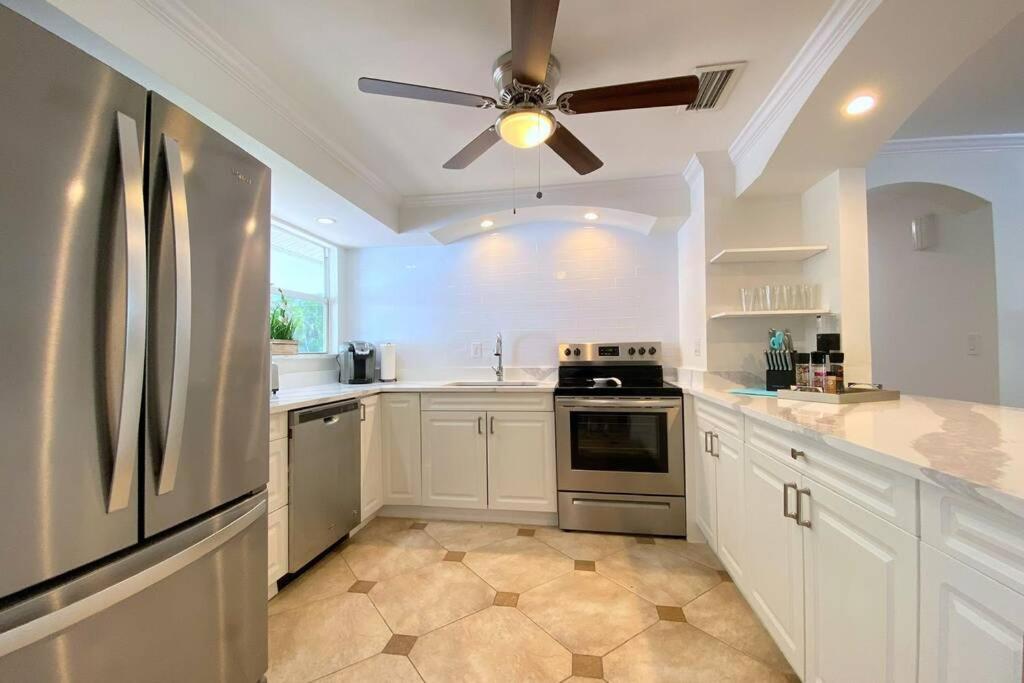 Cheerfull 4/Bed/ 3 Bath / Pool / Best Location North North Naples 외부 사진