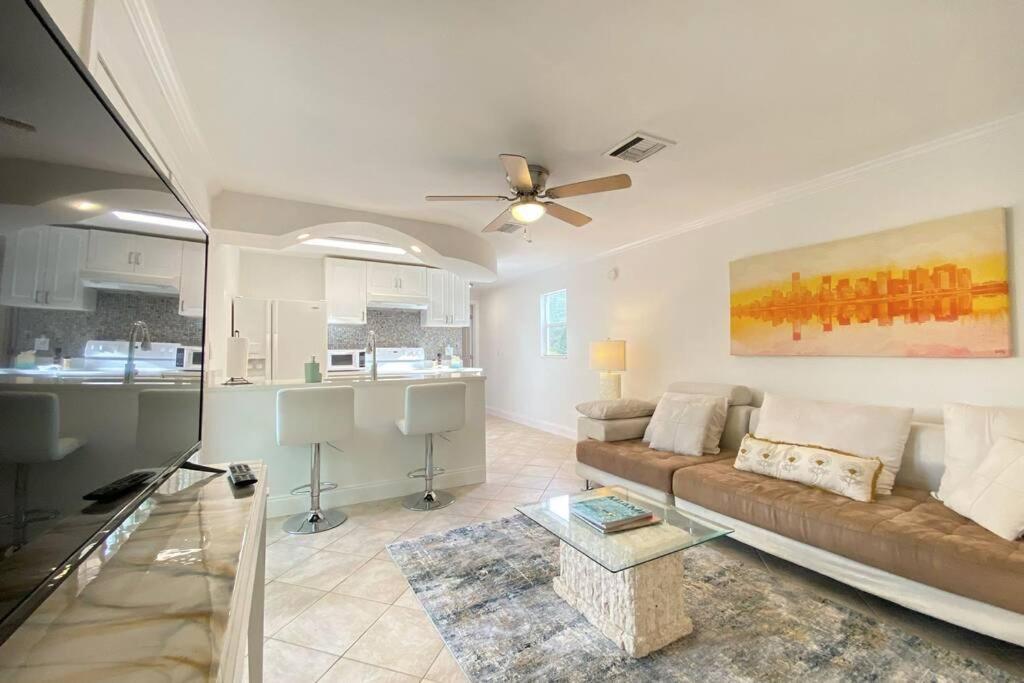 Cheerfull 4/Bed/ 3 Bath / Pool / Best Location North North Naples 외부 사진